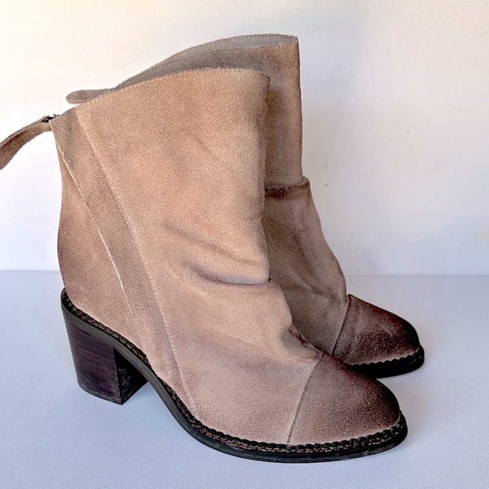 Sbicca Boots Womens 8 Millie Ankle Booties Brown Suede Double Side Zip EUC
